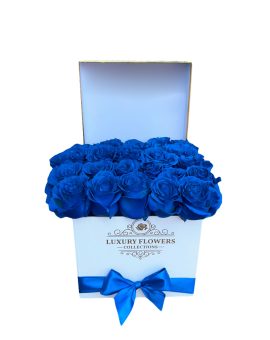 8,000-Composición-floral-24--rosas-azules-importadas-base-personalizada